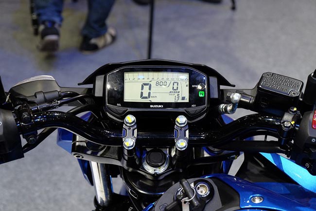 màn hình LCD hiện đại xe mô tô Suzuki GSX-S150