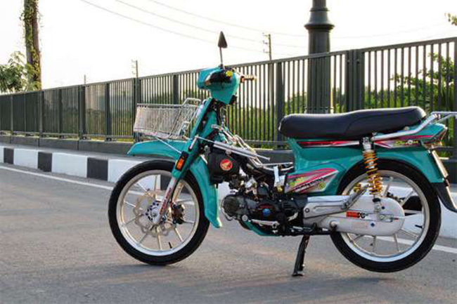 Ngắm nhìn Honda Dream biển tứ quý 7 độ kiểng với hàng loạt chi tiết độc đáo   Xe máy  Việt Giải Trí